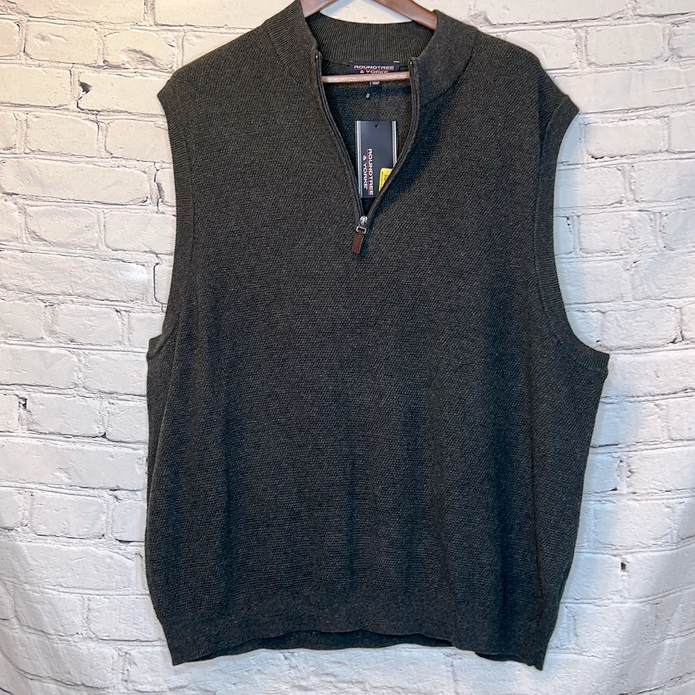 Roundtree & Yorke Gray Sweater Knit Quarter Zip Sleeveless Vest Brand New W/Tags